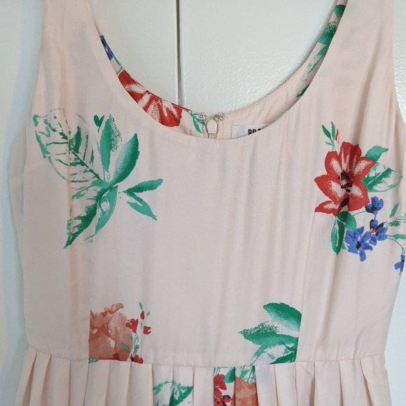 Pink floral Sleeeveless dress - Picture 3 of 6